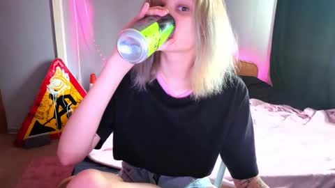 elieiza_xo online show from 05/15/26, 09:27