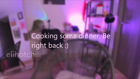 Snapshot of elihotchili chatting on 12/04/24, 01:36 Eli online show from 12/04/24, 01:36