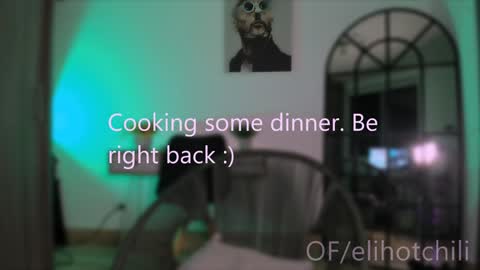 Snapshot of elihotchili chatting on 01/15/25, 01:34 Eli online show from 01/15/25, 01:34