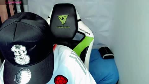 Snapshot of elii_797 chatting on 12/17/24, 01:16 bby-santy online show from 12/17/24, 01:16