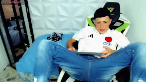 Snapshot of elii_797 chatting on 12/17/24, 04:21 bby-santy online show from 12/17/24, 04:21