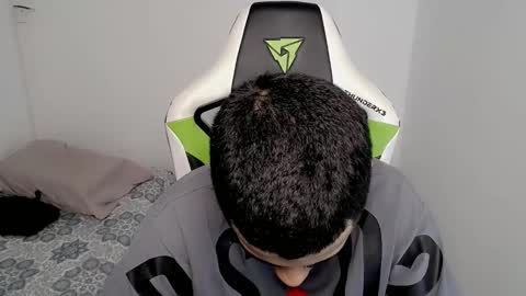 Snapshot of elii_797 chatting on 03/10/25, 04:57 bby-santy online show from 03/10/25, 04:57