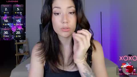 eliiih_ online show from 10/03/25, 03:36