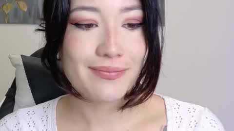 eliiih_ online show from 02/04/26, 02:56