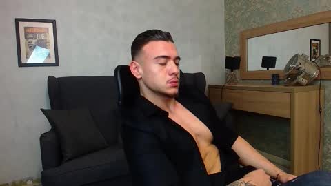 ElijahThorne online show from 11/19/25, 05:29