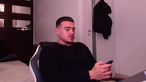 ElijahThorne online show from 12/19/25, 05:47