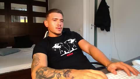 Snapshot of elijahthorne chatting on 02/19/26, 10:11 ElijahThorne online show from 02/19/26, 10:11