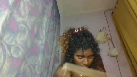 elina981 online show from 04/18/26, 07:58