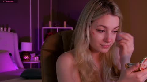 Elina online show from 01/18/25, 01:19