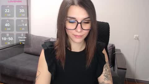 Snapshot of elina_posh chatting on 03/27/26, 09:21 Liza online show from 03/27/26, 09:21