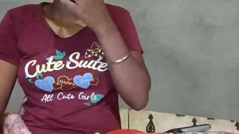 elina_roy03 online show from 11/03/25, 12:57