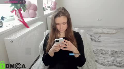 elina_x online show from 04/21/26, 07:47