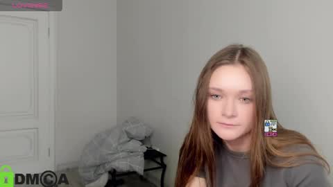 Snapshot of elina_x chatting on 05/20/26, 02:01 elina_x online show from 05/20/26, 02:01