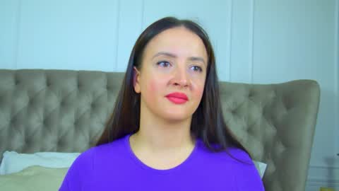 ElinaBellucci online show from 04/06/26, 04:10