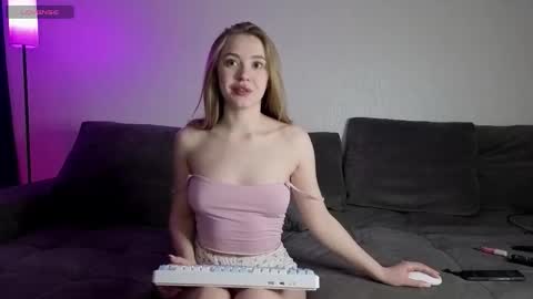 Elna and Tom online show from 03/11/26, 02:01