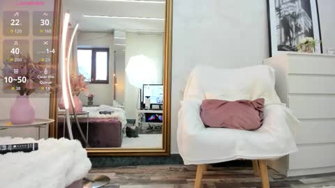 Snapshot of elinamoon_ chatting on 02/19/26, 06:53 Elina online show from 02/19/26, 06:53