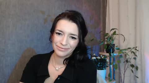 Snapshot of elinapretty chatting on 02/25/25, 11:55 Elina online show from 02/25/25, 11:55