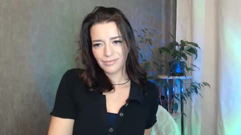 Snapshot of elinapretty chatting on 09/25/25, 11:30 Elina online show from 09/25/25, 11:30