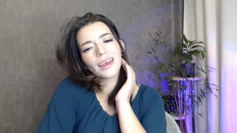 Snapshot of elinapretty chatting on 10/04/25, 11:25 Elina online show from 10/04/25, 11:25