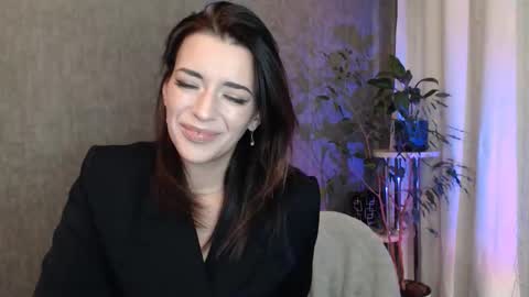 Snapshot of elinapretty chatting on 10/06/25, 11:57 Elina online show from 10/06/25, 11:57