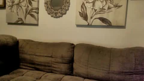 Snapshot of elinareign chatting on 02/11/26, 12:37 ElinaReign online show from 02/11/26, 12:37