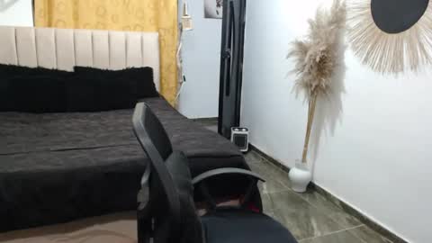 Snapshot of elio_collem chatting on 05/05/26, 02:19 ELIO online show from 05/05/26, 02:19