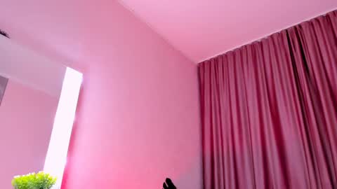 Snapshot of elis_miracle chatting on 12/15/24, 11:23 Elizabeth online show from 12/15/24, 11:23