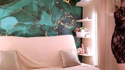 Snapshot of elis_miracle chatting on 09/14/25, 06:45 Elizabeth online show from 09/14/25, 06:45