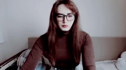 Snapshot of elisa_2001 chatting on 10/16/25, 12:17 Liza online show from 10/16/25, 12:17