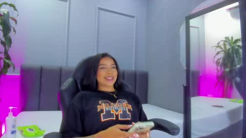 Elisa online show from 04/06/26, 08:54