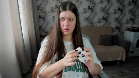 Aletta Oushen online show from 10/02/25, 08:21