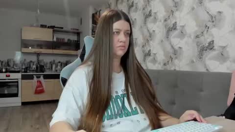 Aletta Oushen online show from 12/02/25, 12:54