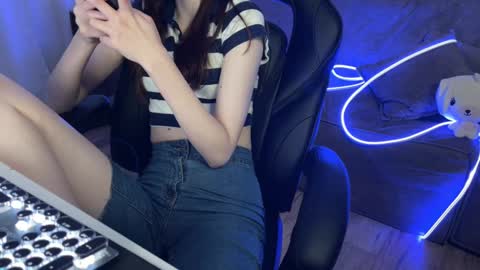 Snapshot of elisa_north chatting on 02/10/25, 10:31 Elisa North online show from 02/10/25, 10:31