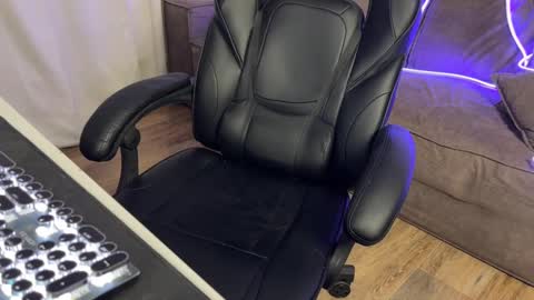 Snapshot of elisa_north chatting on 02/11/25, 02:02 Elisa North online show from 02/11/25, 02:02