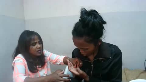 Snapshot of elisabet88 chatting on 10/09/25, 10:24 elisabet88 online show from 10/09/25, 10:24