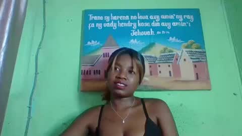 Snapshot of elisabeth2525 chatting on 01/19/25, 05:49 elisabeth2525 online show from 01/19/25, 05:49