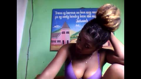 Snapshot of elisabeth2525 chatting on 02/12/25, 02:35 elisabeth2525 online show from 02/12/25, 02:35