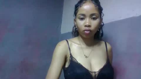 elisabethee online show from 04/21/26, 02:51