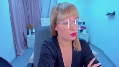 Elisabeth online show from 12/26/24, 04:58