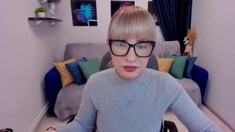 Elisabeth online show from 01/12/25, 02:30