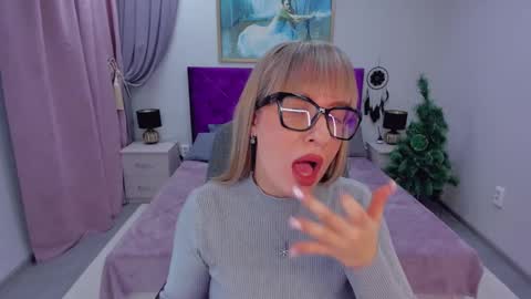 Elisabeth online show from 01/15/25, 11:21