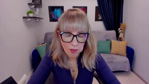 Elisabeth online show from 01/16/25, 05:12