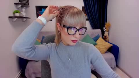 Elisabeth online show from 01/19/25, 03:32