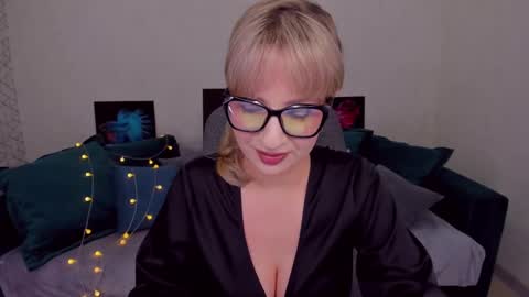 Elisabeth online show from 02/07/25, 07:17