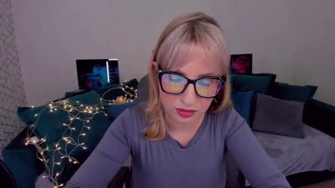 Elisabeth online show from 02/10/25, 07:49