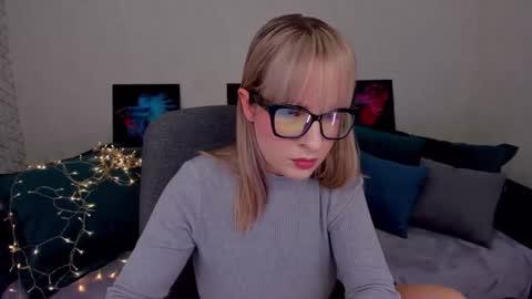 Elisabeth online show from 02/14/25, 03:05