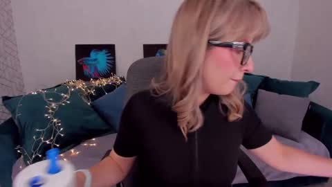 Elisabeth online show from 02/16/25, 11:38