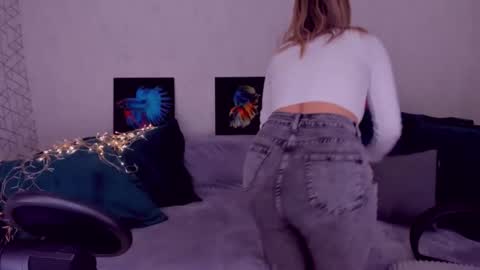 Elisabeth online show from 02/23/25, 02:25