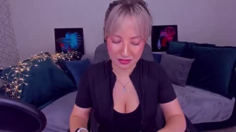 Elisabeth online show from 02/24/25, 08:03