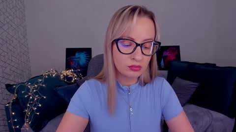 Elisabeth online show from 03/11/25, 02:29